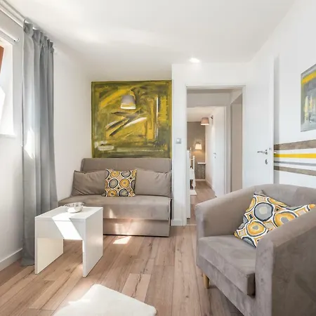 Luxury 1 Bedroom In