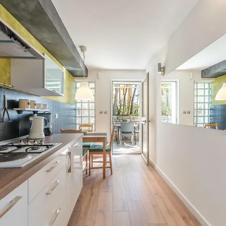 Luxury 1 Bedroom In Апартаменты Рабац